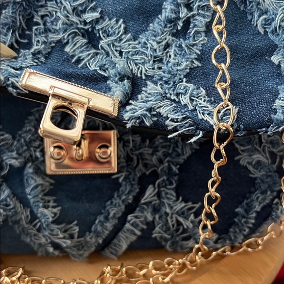 Chic Denim Chain Shoulder Bag NWOT - Picture 8 of 9
